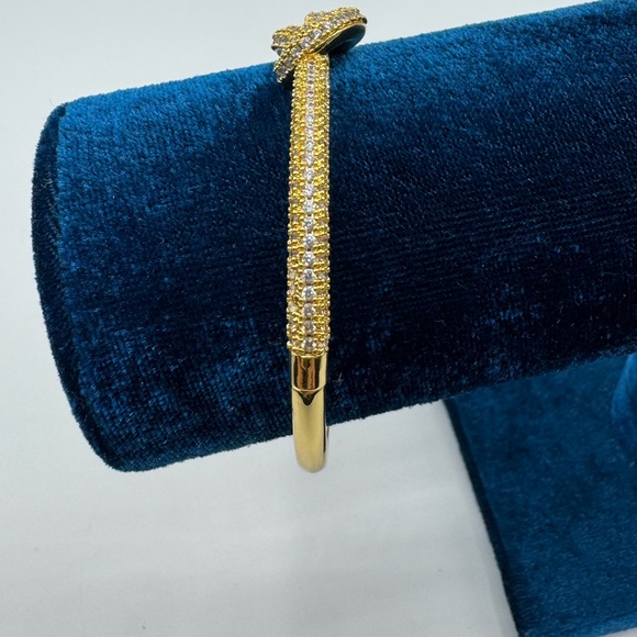 3ct Knot Bangle - Picture 8 of 10